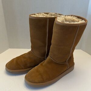 Koolaburra By Ugg midcalf suede boots women’s size 7